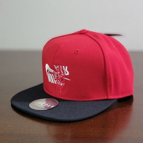 Air Jordan 1 Retro OG Bred Hat Cap Red Black Snap - Picture 4 of 9